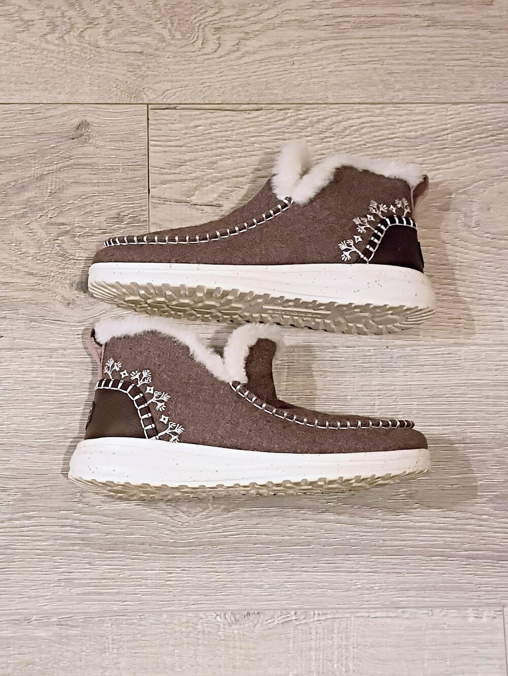 NWOT Hey Dude Denny Wool Faux Shearling Booties. Color Walnut Size 7 - Picture 10 of 11